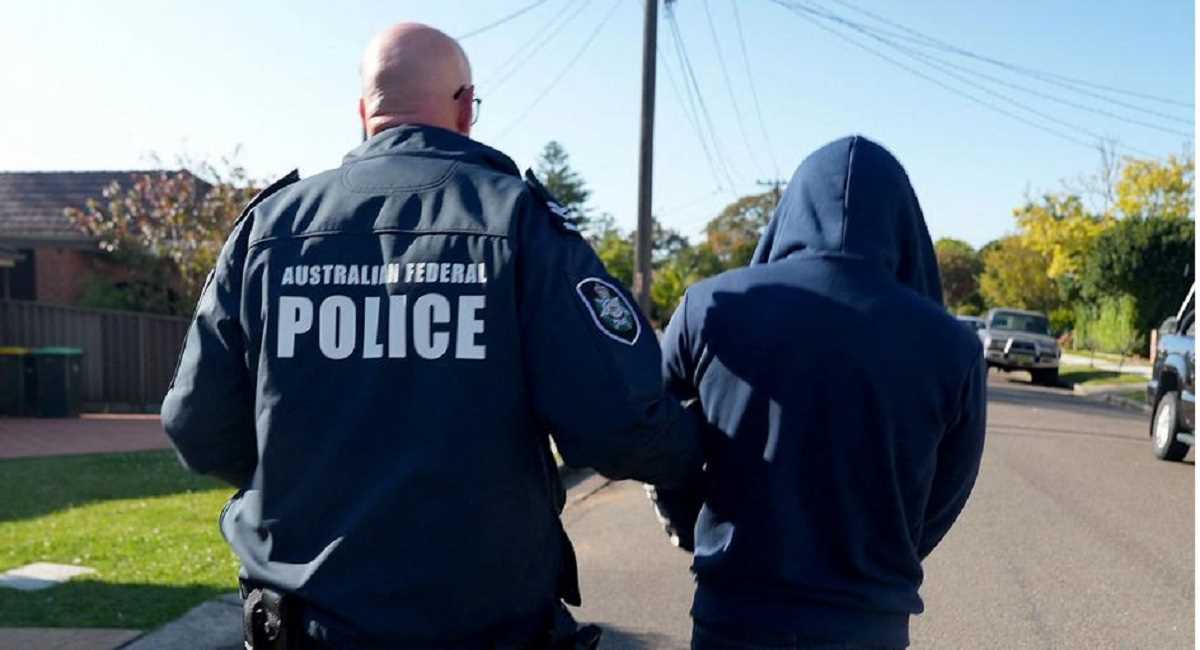 अपराधियों के ग्लोबल घोस्ट नेटवर्क में पुलिस घुसी